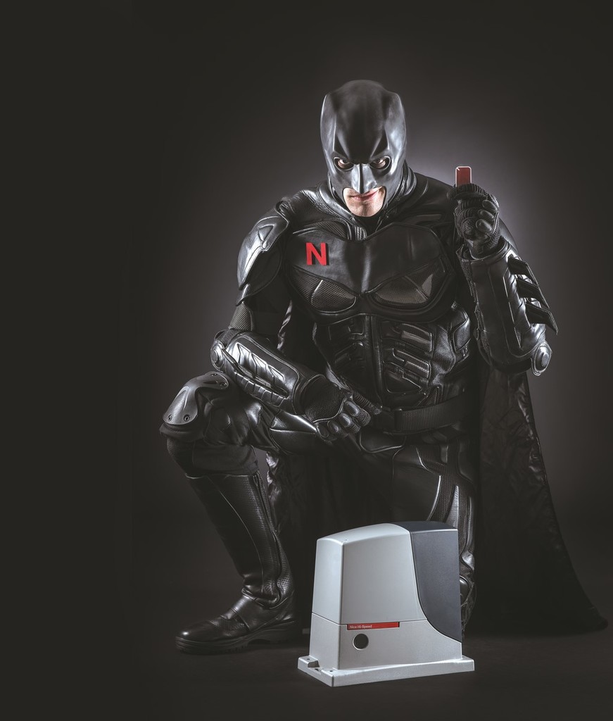 Nowa kampania reklamowa siłowników Hi-Speed z „superbohaterem”