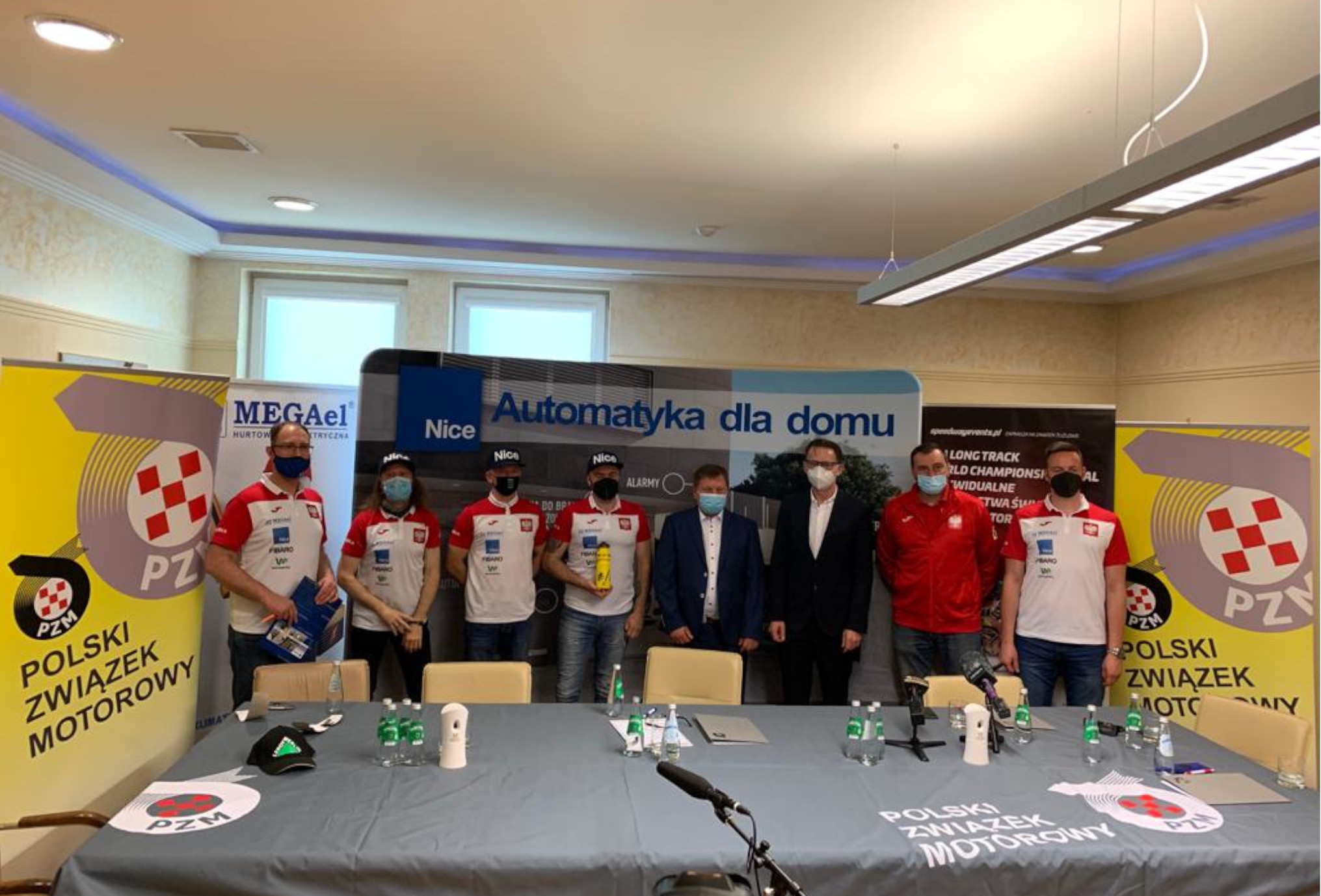 MEGAel Tarnów oraz Nice sponsorami polskiej żużlowej reprezentacji na długim torze